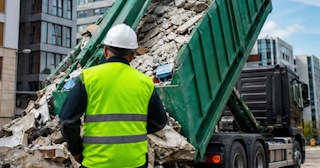 Вывоз строительного мусора в Елабуге: услуги лицензированной компании — ПроМусор
